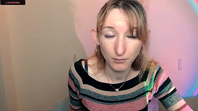 Snapshot of AmandaSell chatting on September 2025 07:34:02 AM AmandaSell online show from September 2025 07:34:02 AM