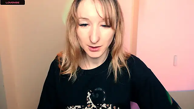 Snapshot of AmandaSell chatting on October 2025 07:08:01 AM AmandaSell online show from October 2025 07:08:01 AM