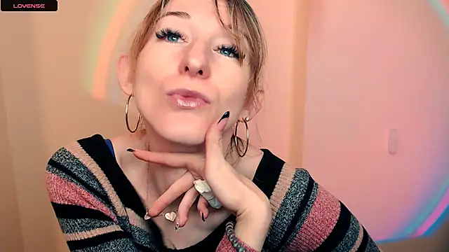 Snapshot of AmandaSell chatting on November 2025 09:08:01 AM AmandaSell online show from November 2025 09:08:01 AM