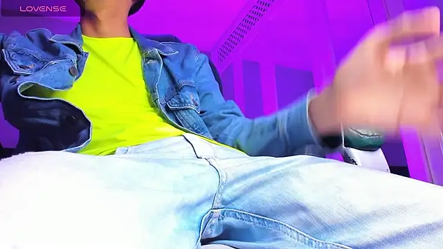 Lion Dynamite online show from February 2025 07:52:02 PM