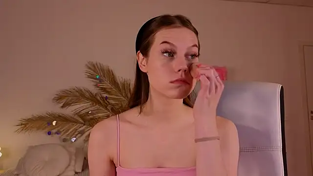 mo11y kitten online show from February 2025 03:53:02 PM