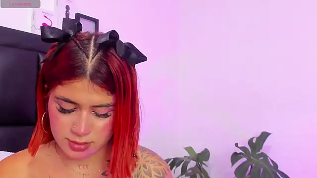 SoofiRosse online show from February 2025 07:09:01 PM