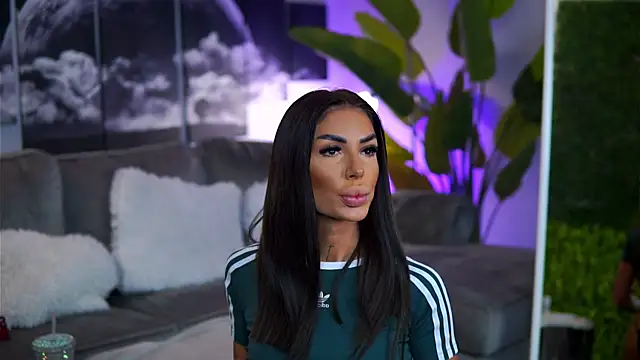 RaquelleVon online show from October 2025 08:37:01 AM