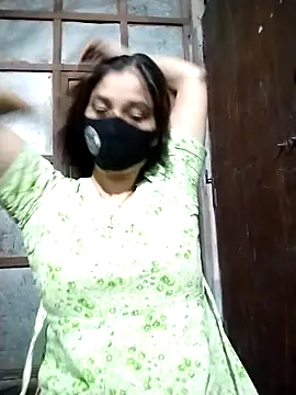 Snapshot of Aruyeshi- chatting on November 2025 03:20:02 AM Aruyeshi- online show from November 2025 03:20:02 AM