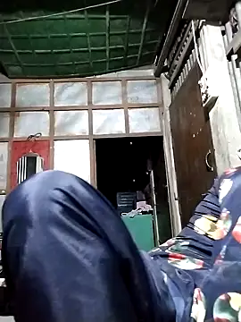 Snapshot of Aruyeshi- chatting on November 2025 06:03:01 AM Aruyeshi- online show from November 2025 06:03:01 AM