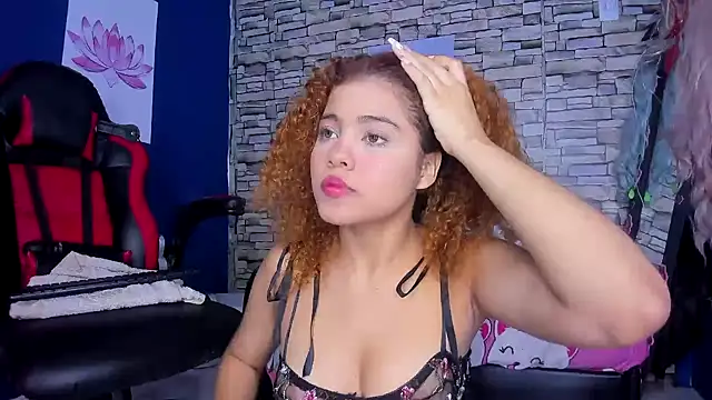 sofiacastillo01 online show from January 2025 12:41:02 PM