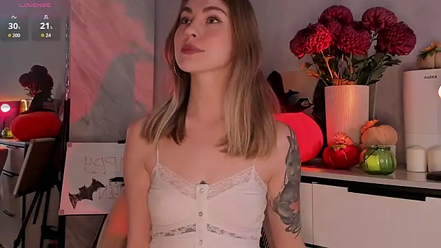 Snapshot of LoveGameSexx chatting on October 2025 09:21:02 AM LoveGameSexx online show from October 2025 09:21:02 AM