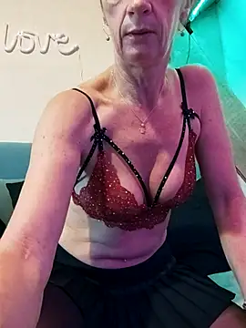 Snapshot of tatianasexymilf chatting on December 2025 10:31:02 AM tatianasexymilf online show from December 2025 10:31:02 AM