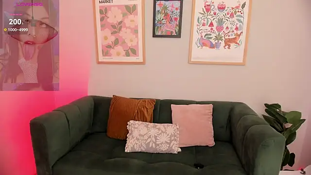 Melissa Koster online show from October 2025 05:05:01 AM