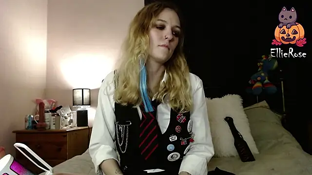 Snapshot of EllieeRose chatting on October 2025 11:36:01 PM EllieeRose online show from October 2025 11:36:01 PM