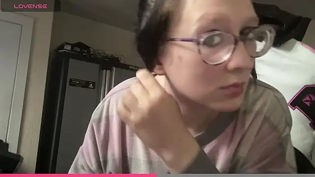 Snapshot of YandereDemon chatting on October 2025 06:16:02 PM YandereDemon online show from October 2025 06:16:02 PM