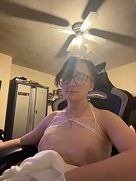 Snapshot of YandereDemon chatting on November 2025 10:45:02 PM YandereDemon online show from November 2025 10:45:02 PM