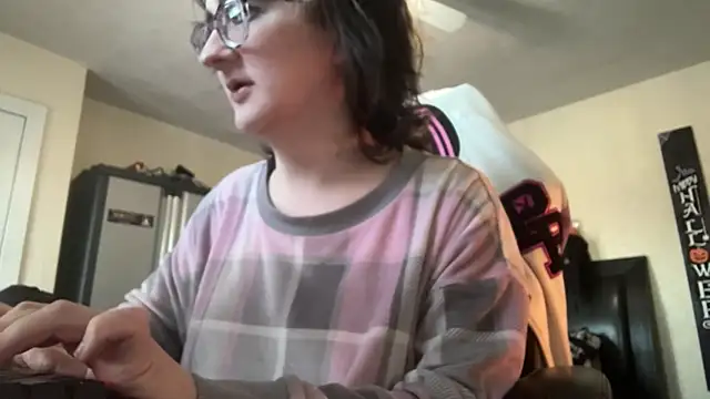 Snapshot of YandereDemon chatting on December 2025 01:38:01 PM YandereDemon online show from December 2025 01:38:01 PM