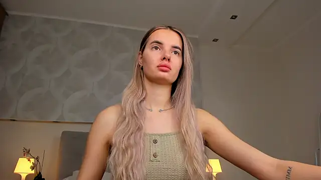 Erika Carpenter online show from November 2025 11:38:02 PM