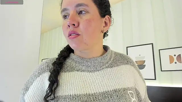 Valeria  soler online show from March 2025 12:45:01 PM