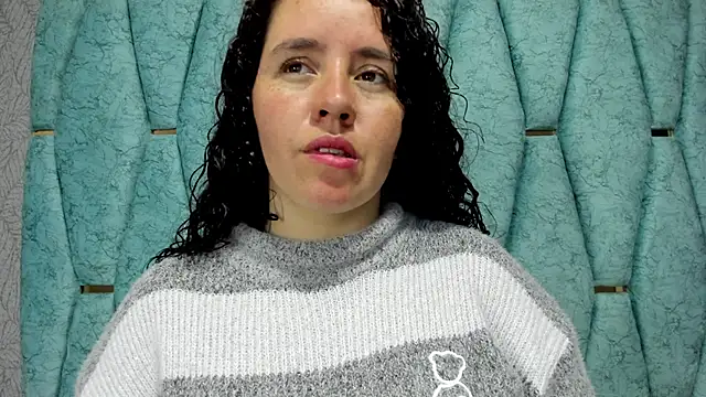 Valeria  soler online show from September 2025 01:22:02 PM