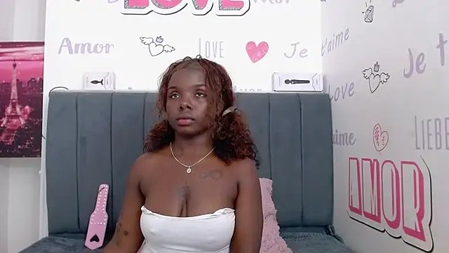 Snapshot of KilyetVera3x chatting on February 2025 07:07:01 AM KilyetVera3x online show from February 2025 07:07:01 AM