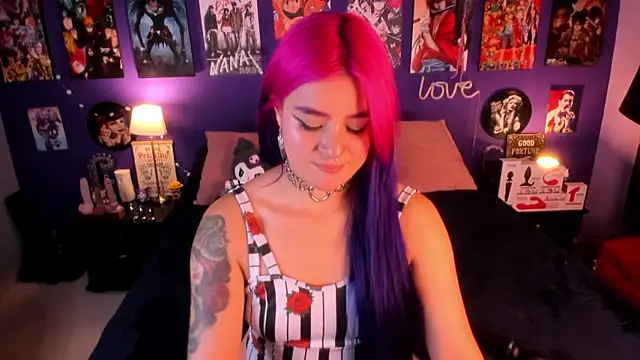 anne cross online show from October 2025 02:33:01 AM