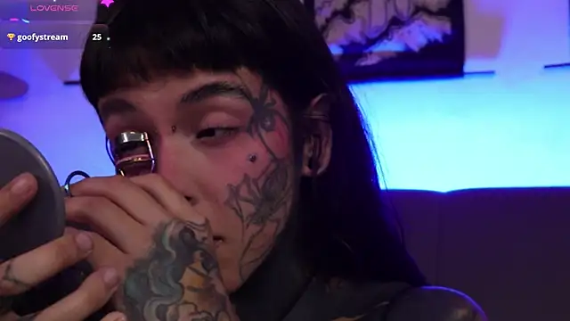 Snapshot of SylveonFox chatting on October 2025 03:39:02 AM SylveonFox online show from October 2025 03:39:02 AM