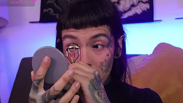 Snapshot of SylveonFox chatting on October 2025 09:00:02 AM SylveonFox online show from October 2025 09:00:02 AM