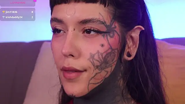 Snapshot of SylveonFox chatting on November 2025 07:47:01 PM SylveonFox online show from November 2025 07:47:01 PM