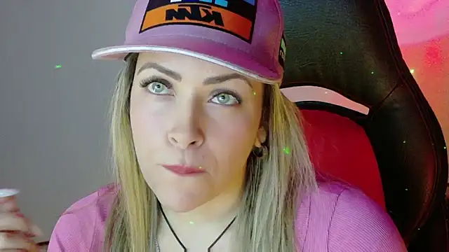 Snapshot of Natalia_Montoya chatting on November 2025 10:21:02 PM Natalia Montoya online show from November 2025 10:21:02 PM