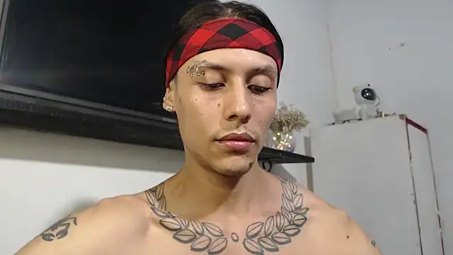 Snapshot of bix_couples chatting on November 2025 04:37:01 AM bix couples online show from November 2025 04:37:01 AM