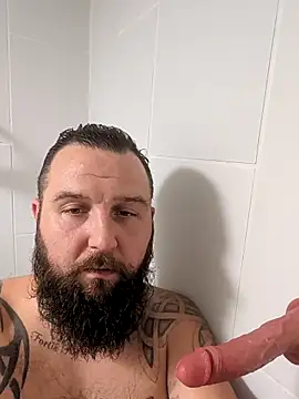 Snapshot of beardedbeasty86 chatting on October 2025 04:42:01 AM beardedbeasty86 online show from October 2025 04:42:01 AM