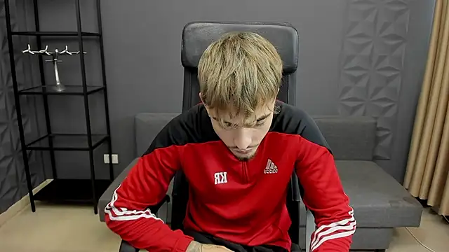 Snapshot of BrandonTate chatting on October 2025 10:46:02 AM BrandonTate online show from October 2025 10:46:02 AM