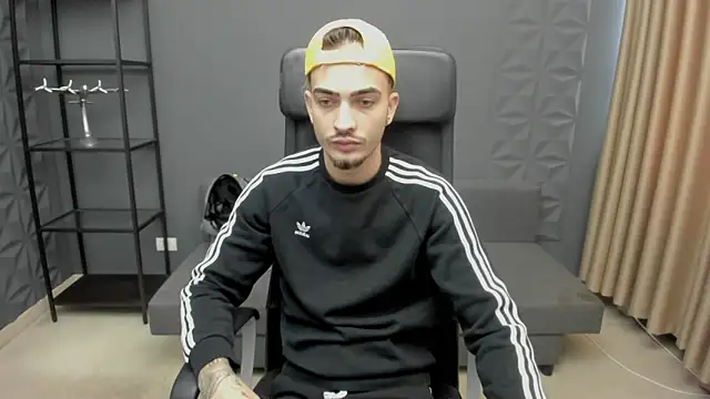 Snapshot of BrandonTate chatting on October 2025 10:26:02 AM BrandonTate online show from October 2025 10:26:02 AM