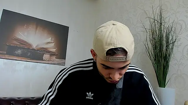 Snapshot of BrandonTate chatting on October 2025 04:35:01 AM BrandonTate online show from October 2025 04:35:01 AM