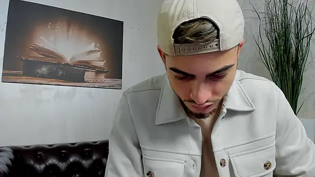 Snapshot of BrandonTate chatting on October 2025 05:32:02 AM BrandonTate online show from October 2025 05:32:02 AM