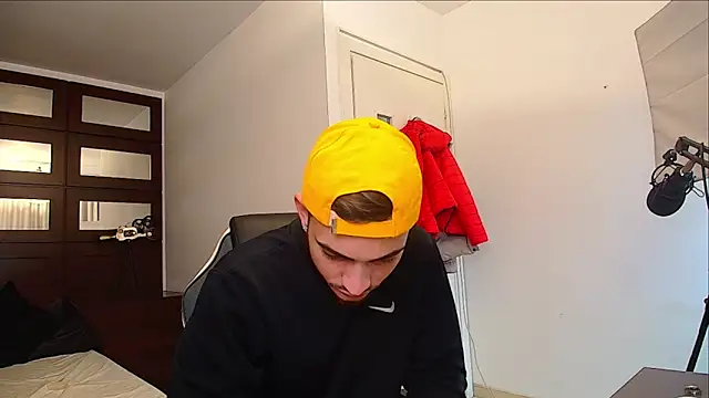 Snapshot of BrandonTate chatting on November 2025 09:42:02 AM BrandonTate online show from November 2025 09:42:02 AM