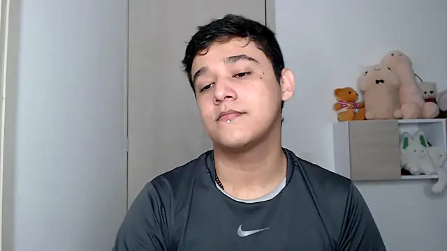 Snapshot of kaiine190 chatting on October 2025 08:43:02 PM kaiine190 online show from October 2025 08:43:02 PM