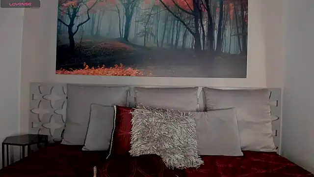 Snapshot of LunaRuso chatting on February 2025 11:09:01 PM LunaRuso online show from February 2025 11:09:01 PM