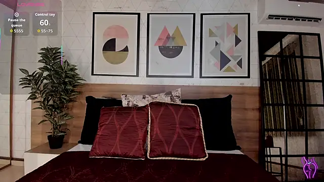 Snapshot of LunaRuso chatting on September 2025 07:47:02 PM LunaRuso online show from September 2025 07:47:02 PM