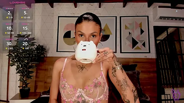 Snapshot of LunaRuso chatting on September 2025 07:59:01 PM LunaRuso online show from September 2025 07:59:01 PM