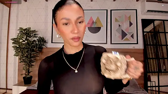 Snapshot of LunaRuso chatting on September 2025 07:59:02 PM LunaRuso online show from September 2025 07:59:02 PM