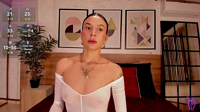 Snapshot of LunaRuso chatting on November 2025 11:45:01 AM LunaRuso online show from November 2025 11:45:01 AM