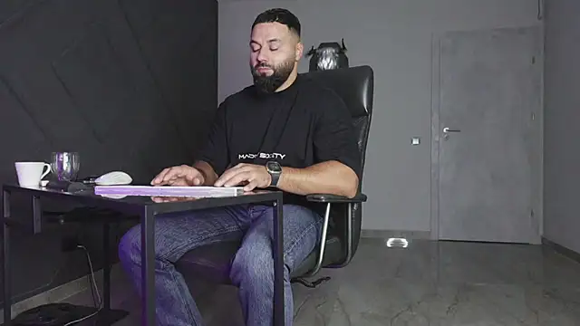 mattmasterss online show from October 2025 09:46:02 PM