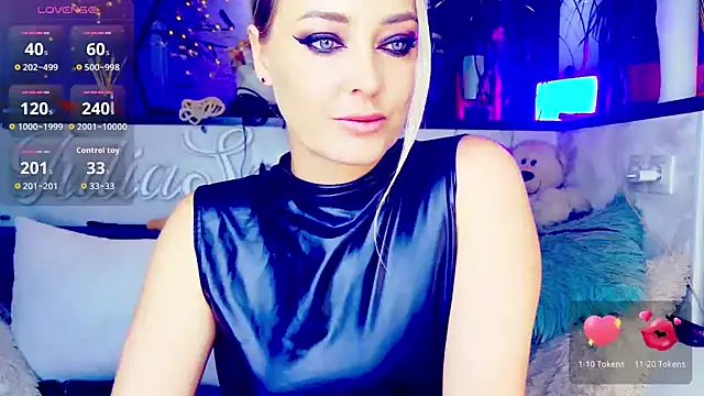  JuliaSpace  online show from September 2025 04:56:01 PM