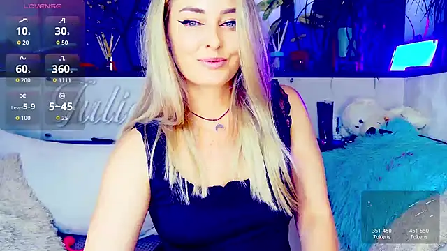  JuliaSpace  online show from October 2025 05:12:01 PM