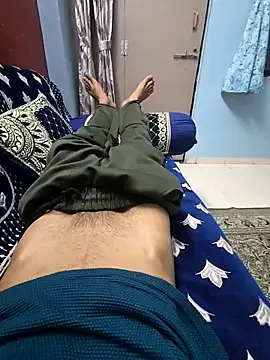 Snapshot of Yours1311 chatting on November 2025 01:57:01 PM Yours1311 online show from November 2025 01:57:01 PM