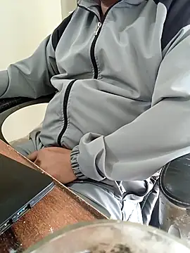 Snapshot of Hot-man39 chatting on November 2025 07:47:02 AM Hot-man39 online show from November 2025 07:47:02 AM