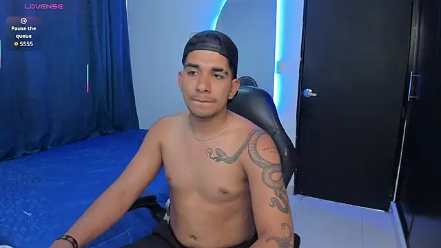 valentino santoss online show from November 2025 07:56:02 PM