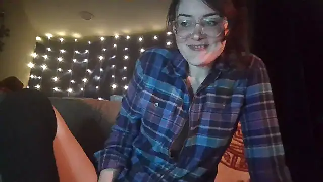 Snapshot of EyaDivine1 chatting on December 2024 04:27:02 AM EyaDivine1 online show from December 2024 04:27:02 AM