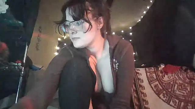 Snapshot of EyaDivine1 chatting on January 2025 09:45:01 PM EyaDivine1 online show from January 2025 09:45:01 PM