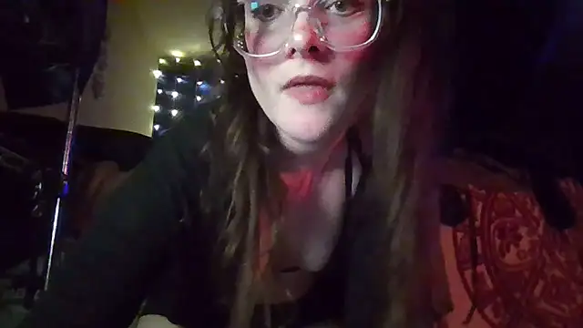 Snapshot of EyaDivine1 chatting on October 2025 04:24:01 AM EyaDivine1 online show from October 2025 04:24:01 AM