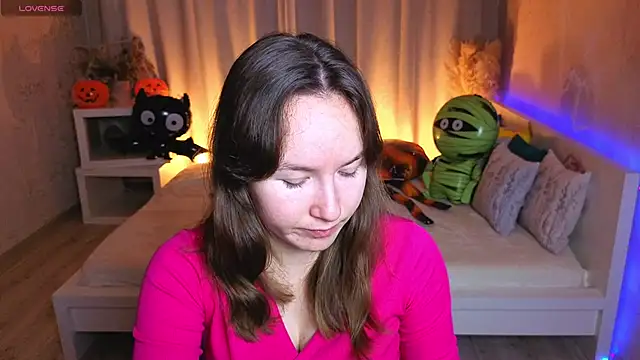 Little doll meow online show from October 2025 02:48:02 AM