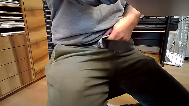 Snapshot of 10_1992 chatting on October 2025 10:37:01 AM 10 1992 online show from October 2025 10:37:01 AM